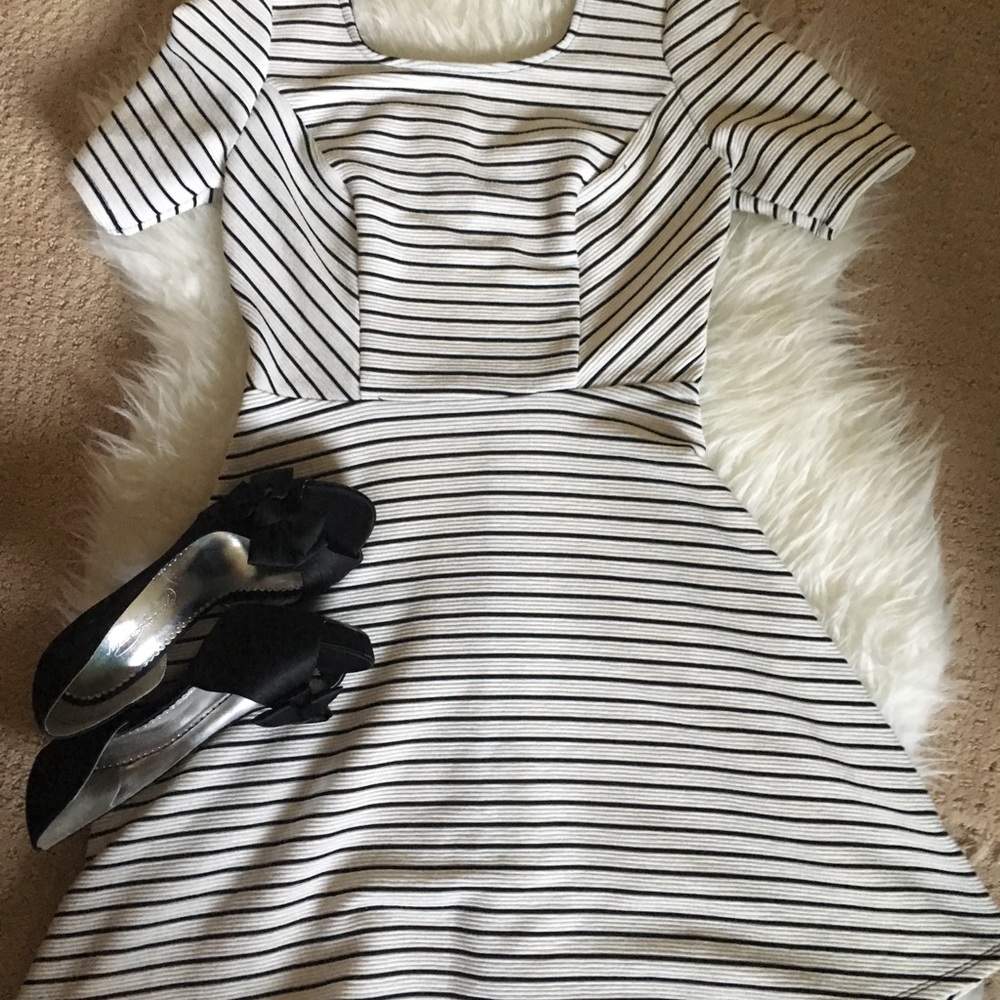 Spechless/ Beautiful Fit and Flare strapped Dress. - Picture 2 of 8
